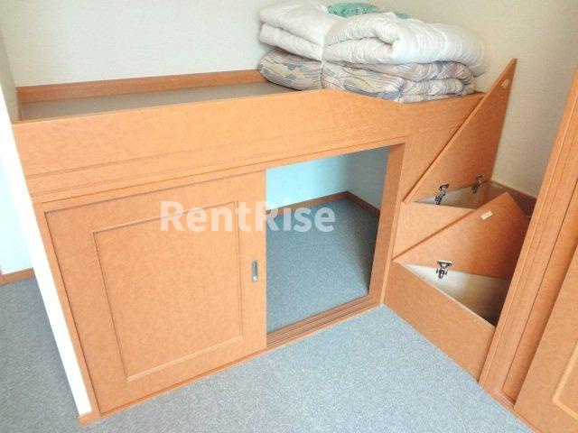 レオパレスフィレーツェの収納|たっぷり入ってお部屋スッキリ大型収納付き。