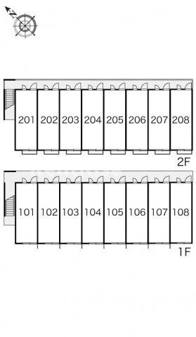 レオパレスシャンテのエントランス