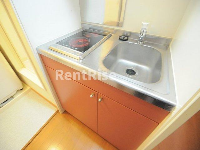 レオパレススプリングのキッチン|安心安全の電気コンロ　2口