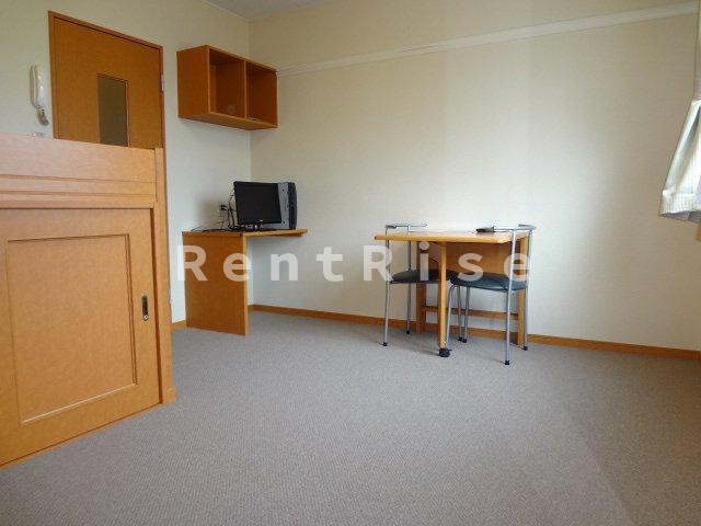 レオパレスフリージアの居間・リビング