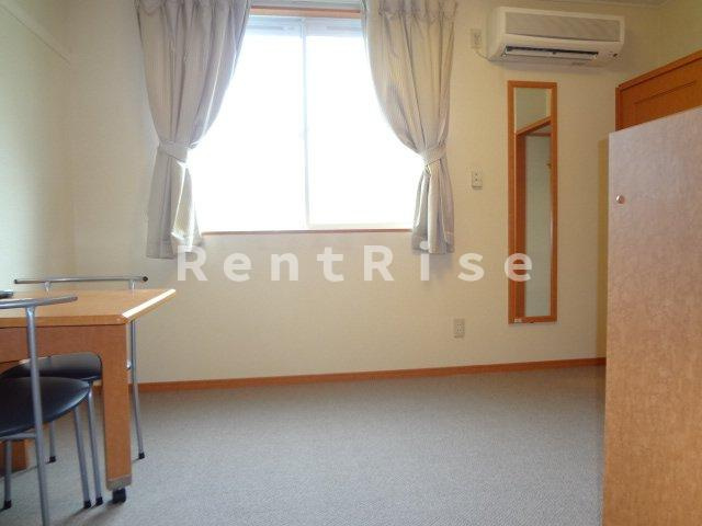 レオパレスフリージアの居間・リビング