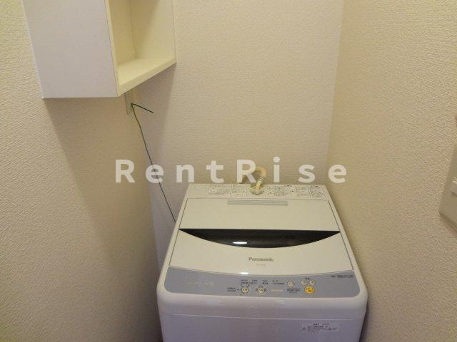 レオパレスフリージアの寝室|洗濯機