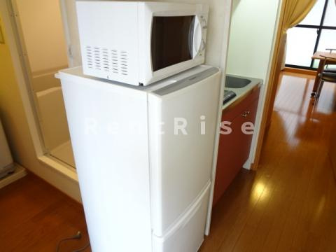 レオパレスパインガーデンのエントランス