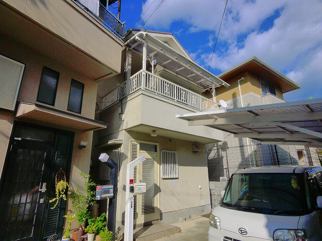 奈良市法蓮町戸建の外観|外観もきれいです