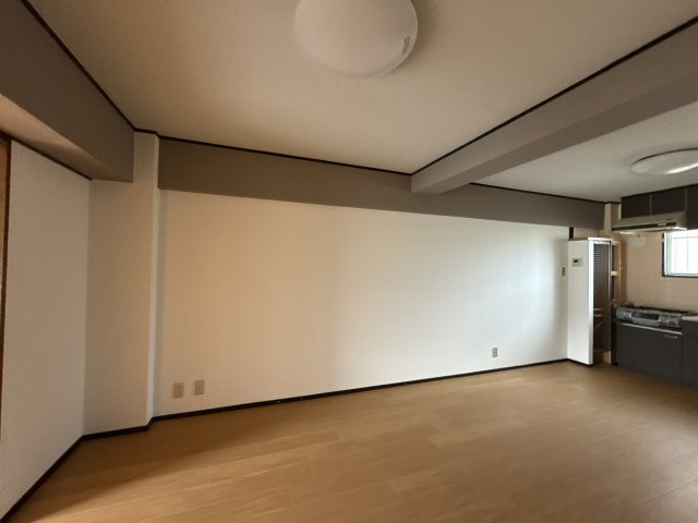 メゾンやすむろⅠの居間・リビング