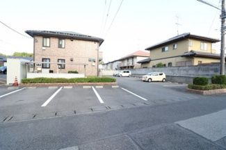 【駐車場】