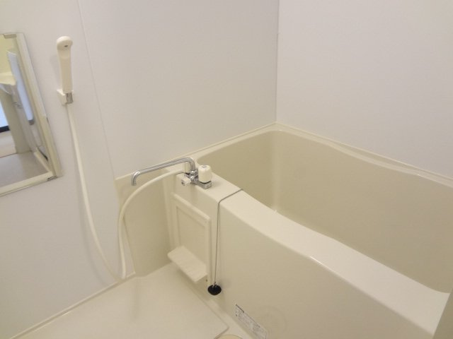 レオネクストＳＥＲＥＮＡの浴室|追炊き付き　浴室乾燥機