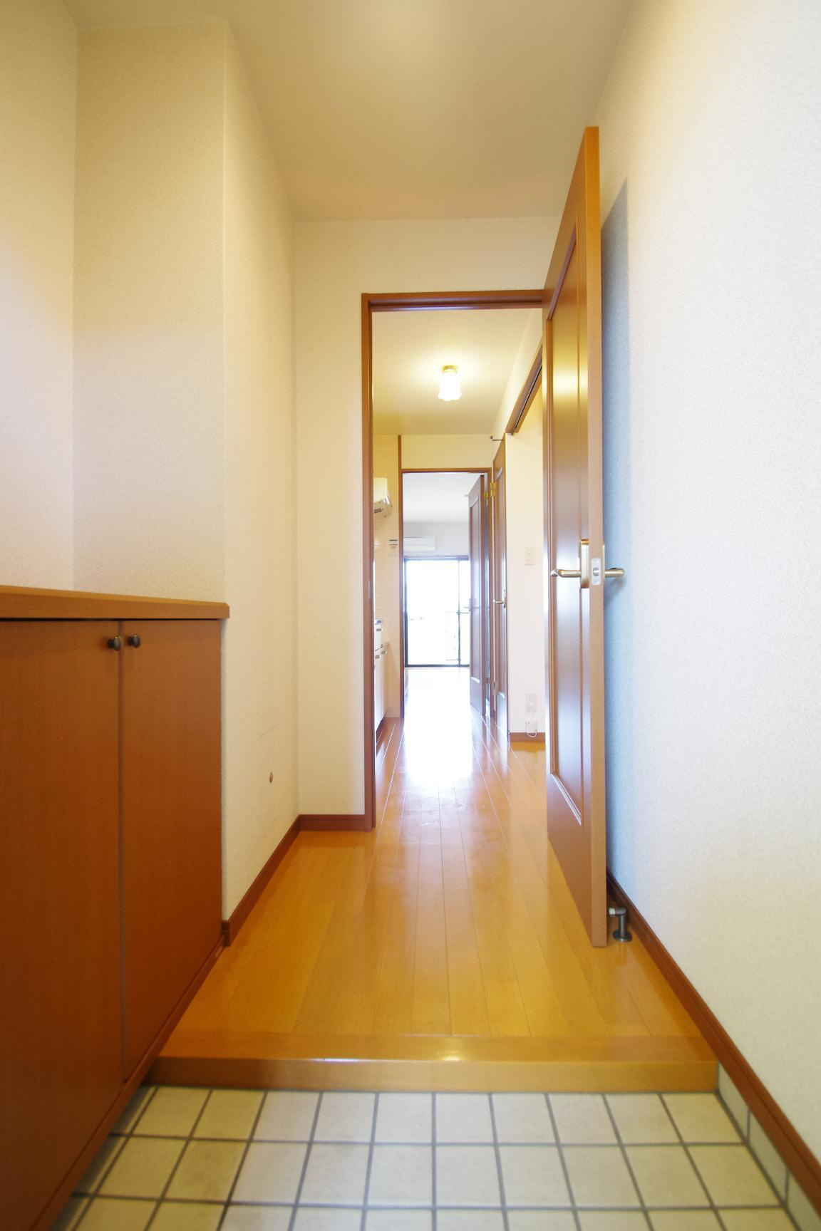 オールージュＭ１の玄関