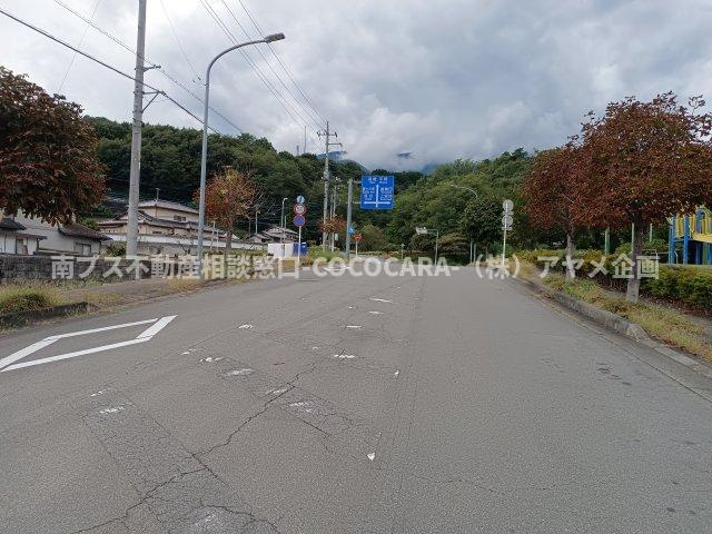 小笠原柿平　64坪　売地の周辺|北側前面道路
市道櫛形15号線　幅員15ｍ　※歩道含む