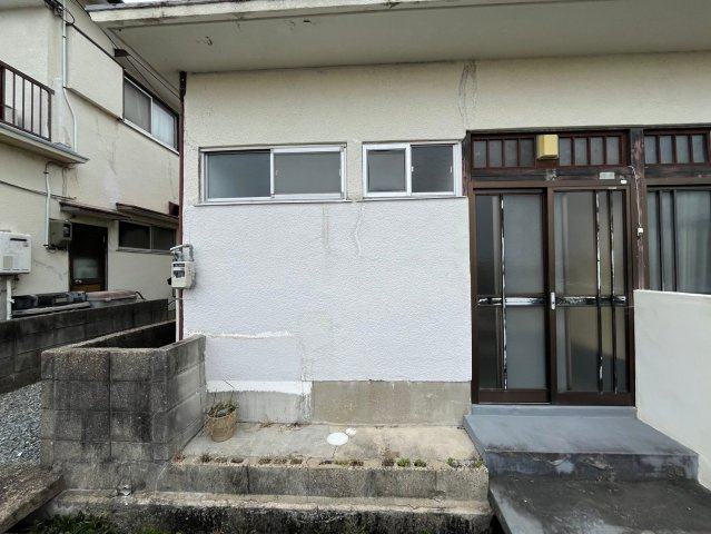寺川2戸1貸家のエントランス