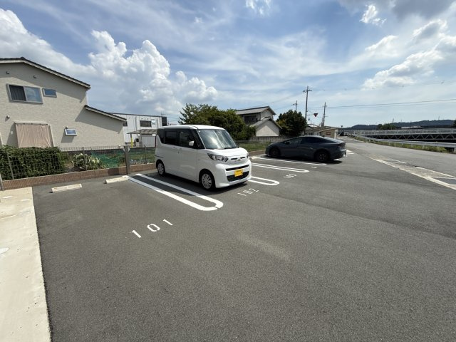 エクセレントパルⅡの駐車場