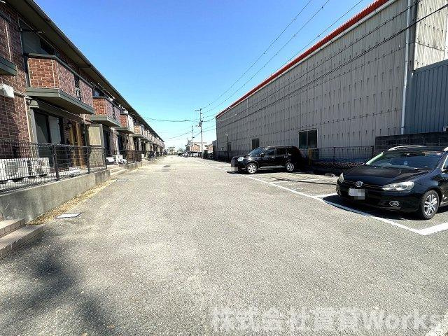 ウィルコート川内 A棟の駐車場|駐車場があるので、車を買う予定の方も安心です