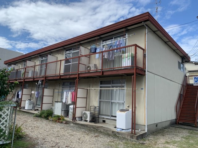 上中条ハイツの外観