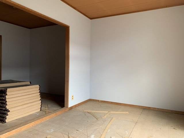 上中条ハイツの居間・リビング