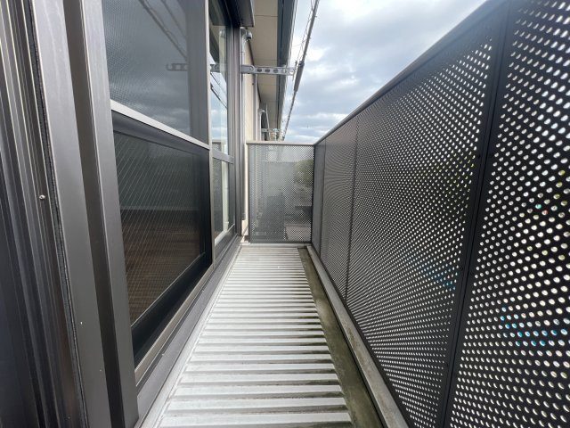 メゾンソレイユB棟のバルコニー