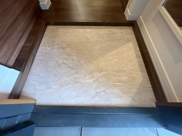 メゾンソレイユB棟の玄関