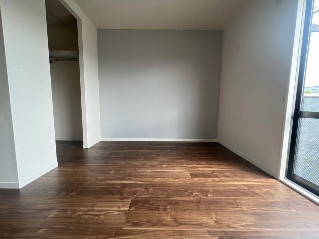 メゾンソレイユB棟の寝室