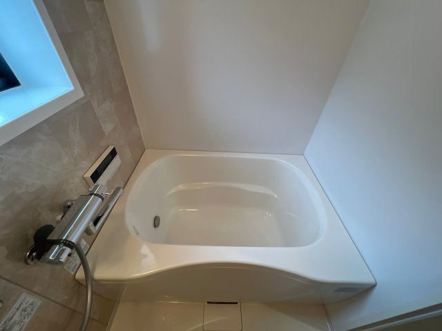 メゾンソレイユB棟の浴室