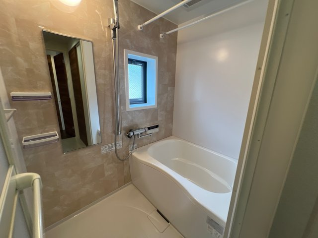 メゾンソレイユB棟の浴室