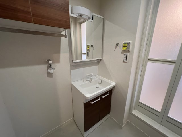 メゾンソレイユB棟の洗面所