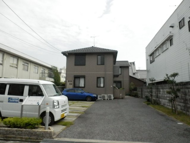 プランドールの駐車場