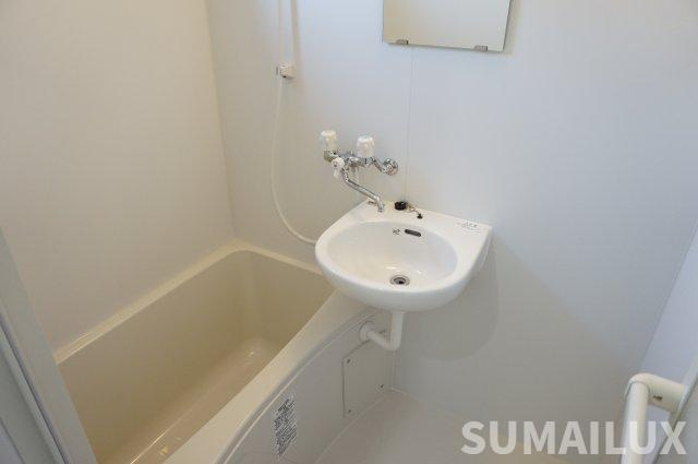 groom黒髪の浴室