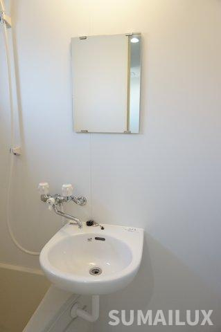 groom黒髪の洗面所