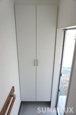 groom黒髪の玄関