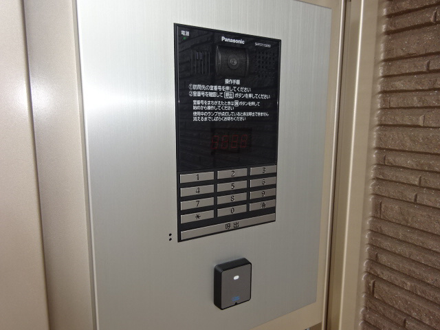 アルベージュ今宿のエントランス