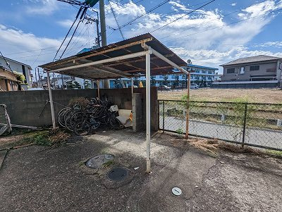 リベルテ・アワの駐車場