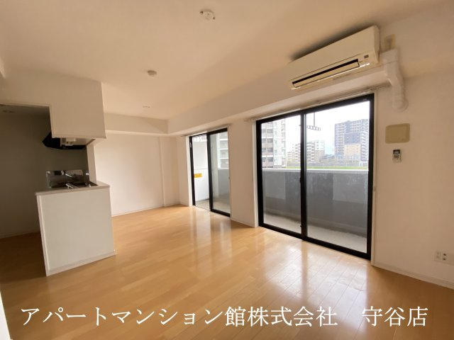 Park Side Residence（ﾊﾟｰｸｻｲﾄﾞﾚｼﾞﾃﾞﾝｽ）の居間・リビング