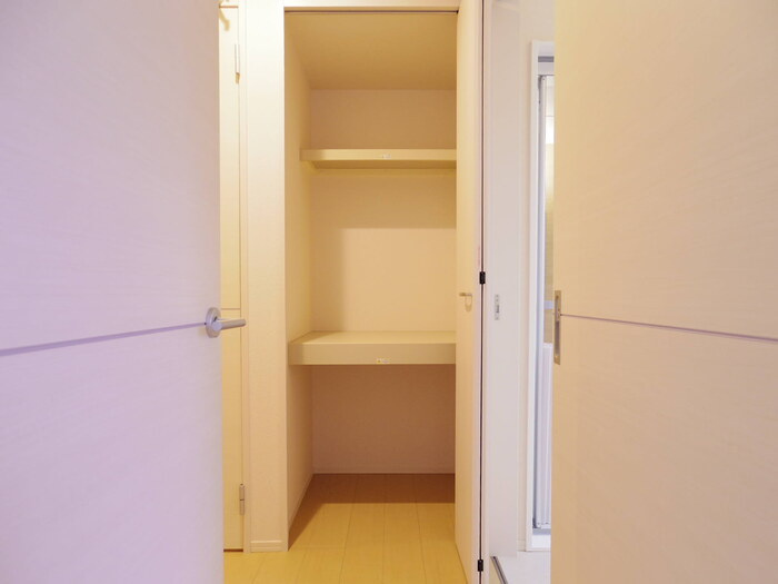 Owen Stanley(オーエンスタンレー) Aの収納|廊下収納