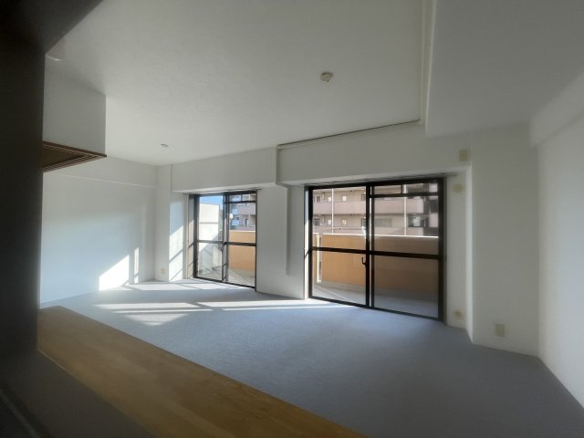 ライオンズマンション姫路市役所前の洋室