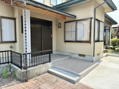 【玄関】 | 【中古戸建】山形市江俣 | 毎日通る玄関はこちらです