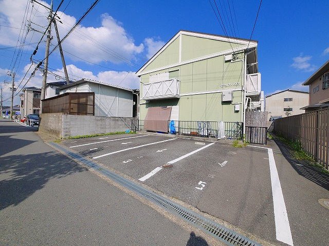 モーリスハウスの駐車場|駐車場に車を止められます