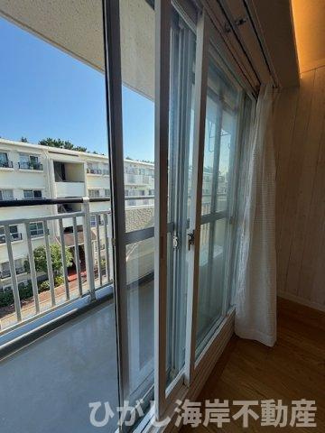 サンビーチ平塚1号棟の展望|窓は全窓二重サッシです