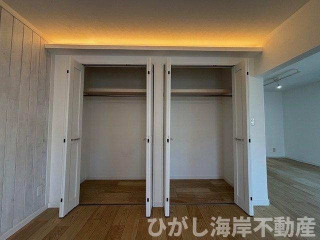 サンビーチ平塚1号棟の収納|リフォームしてサーフィン板が入るようになった収納スペース