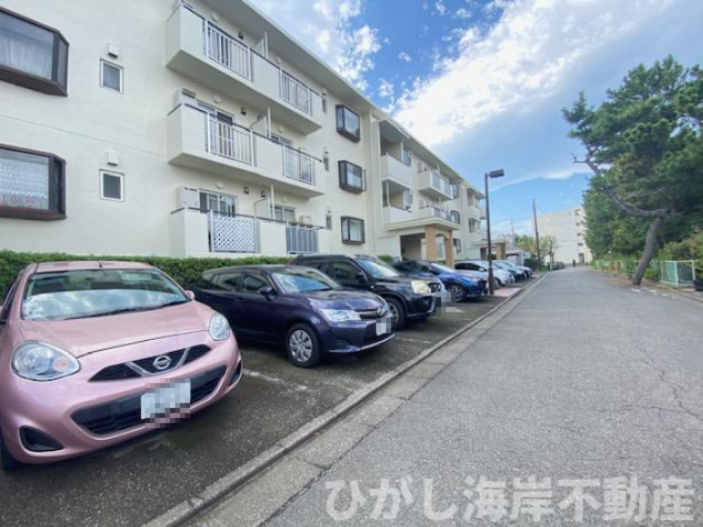 サンビーチ平塚1号棟の駐車場|敷地内　駐車場