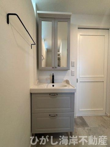 サンビーチ平塚1号棟の独立洗面台|洗面化粧台