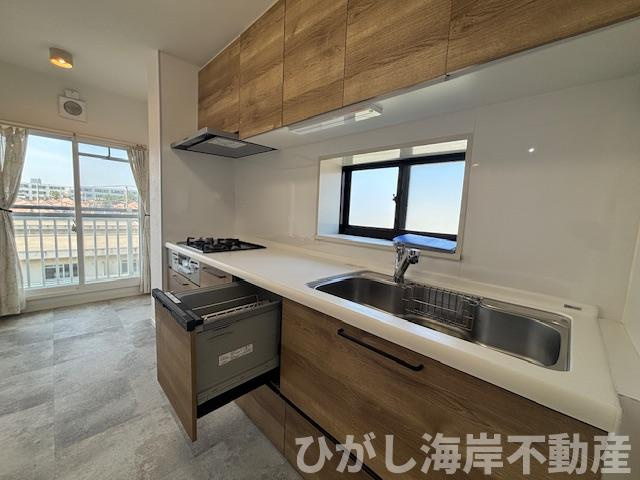 サンビーチ平塚1号棟のキッチン|食洗器付きシステムキッチン