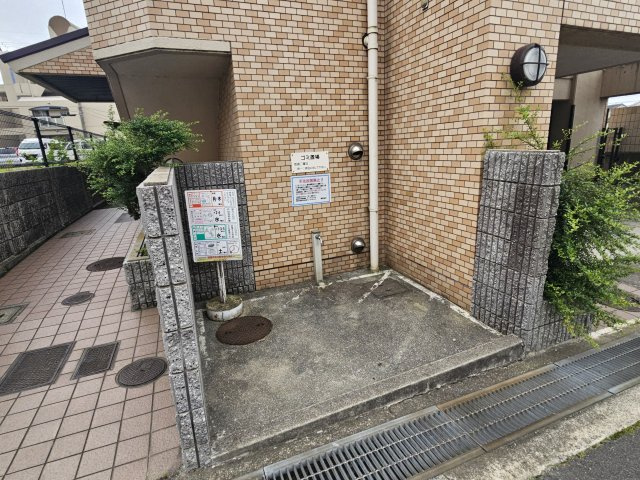 パラドール魚住Ⅱのエントランス