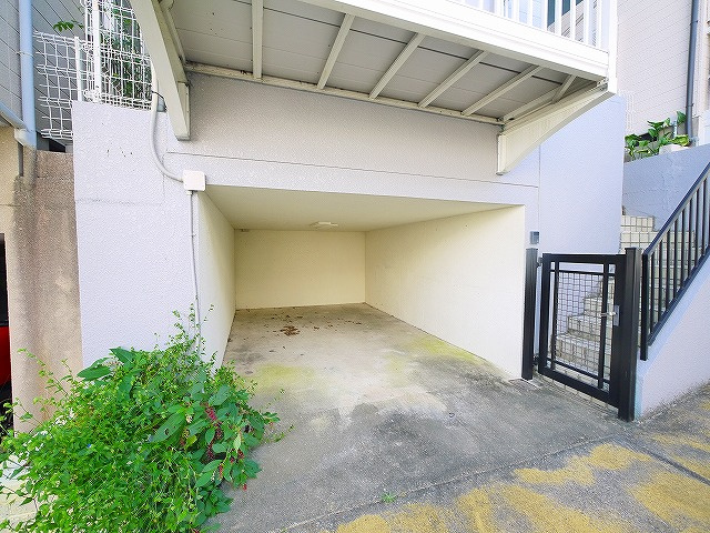 山田町戸建の駐車場