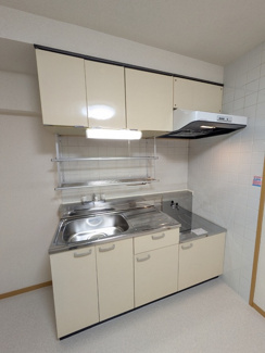 ★吊戸棚があり収納豊富なキッチン★