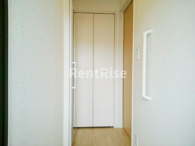 カームパインツリー２１　Ｂの玄関|玄関