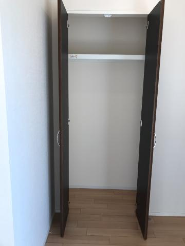 センチュリーハイツⅡの収納|リビング収納①