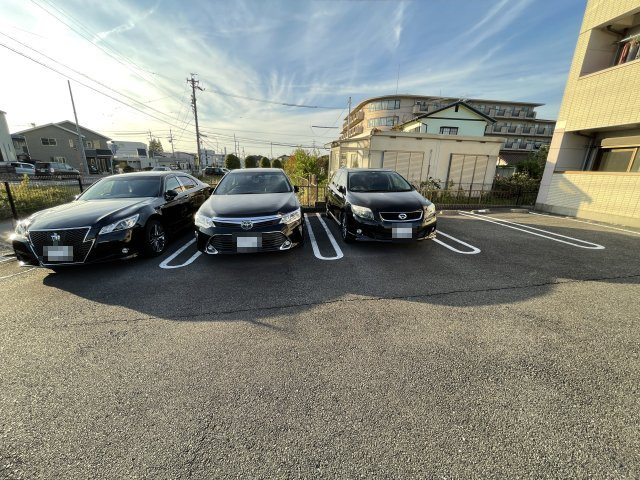 アデッソボヌールの駐車場