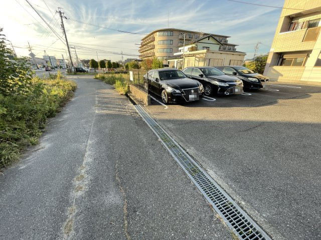 アデッソボヌールの駐車場