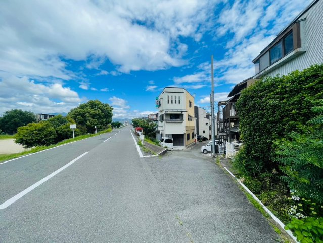 西京極徳大寺団子田町の前面道路含む現地写真