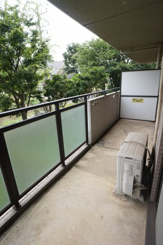 クレストヒル中野木のバルコニー|日当たりの良いバルコニーは洗濯物も良く乾きますよ