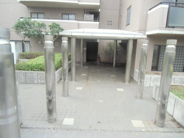 クレストヒル中野木のエントランス